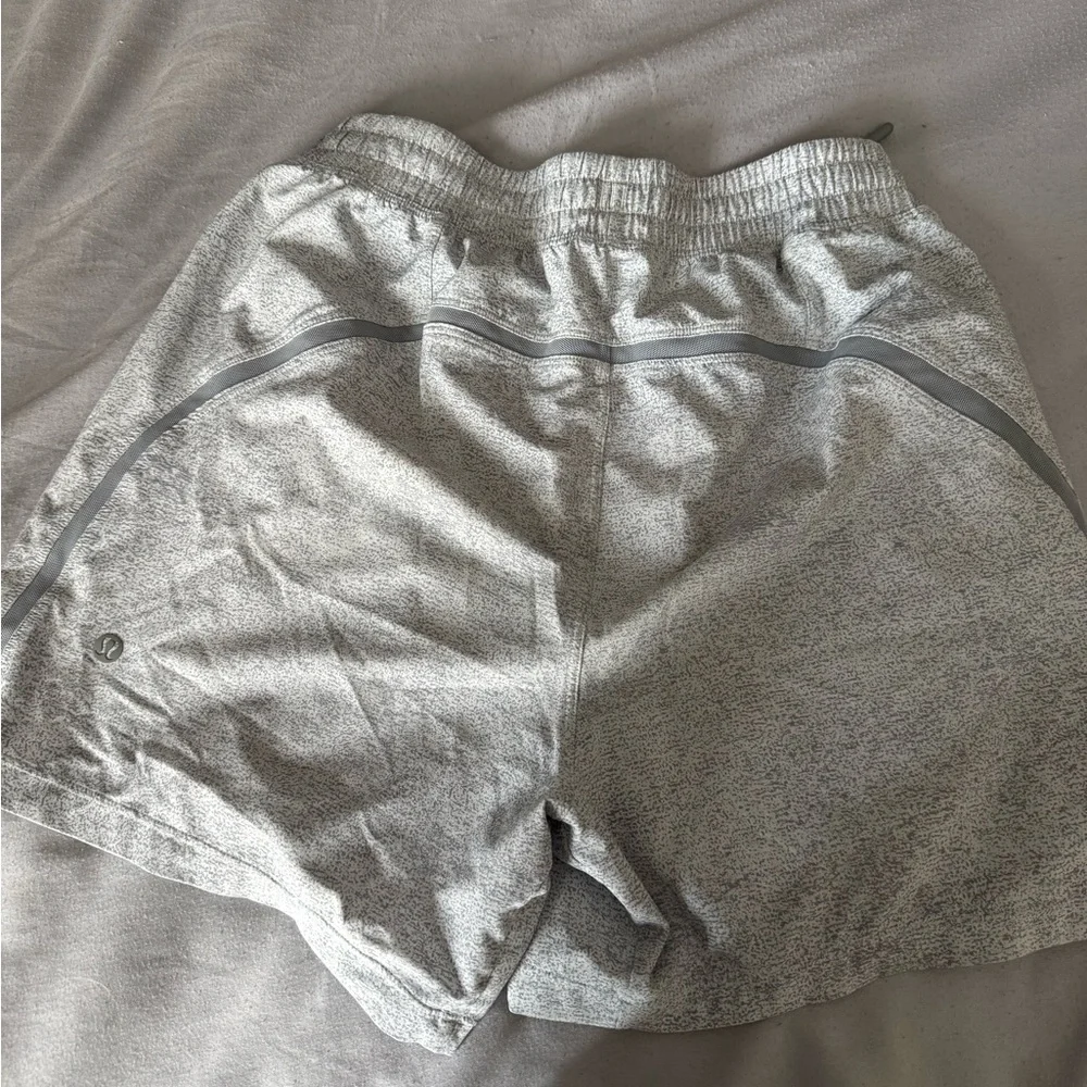 Men’s lululemon shorts - Picture 2 of 4